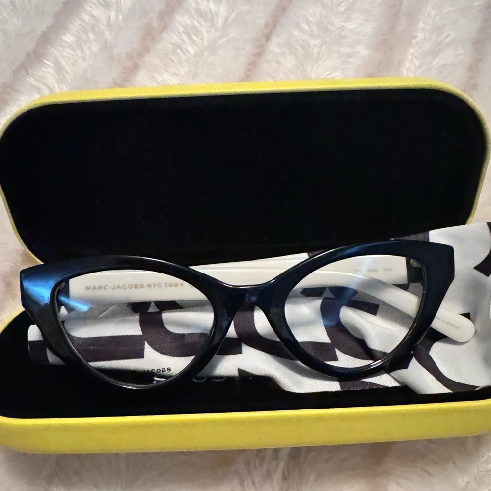 Marc Jacobs Chic Cat-Eye Glasses